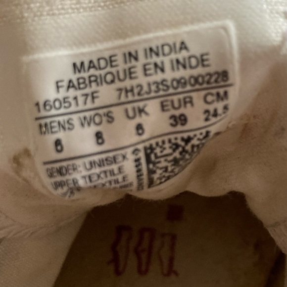 Red with White Polka Dot Stars Converse Size 8 - Picture 5 of 5